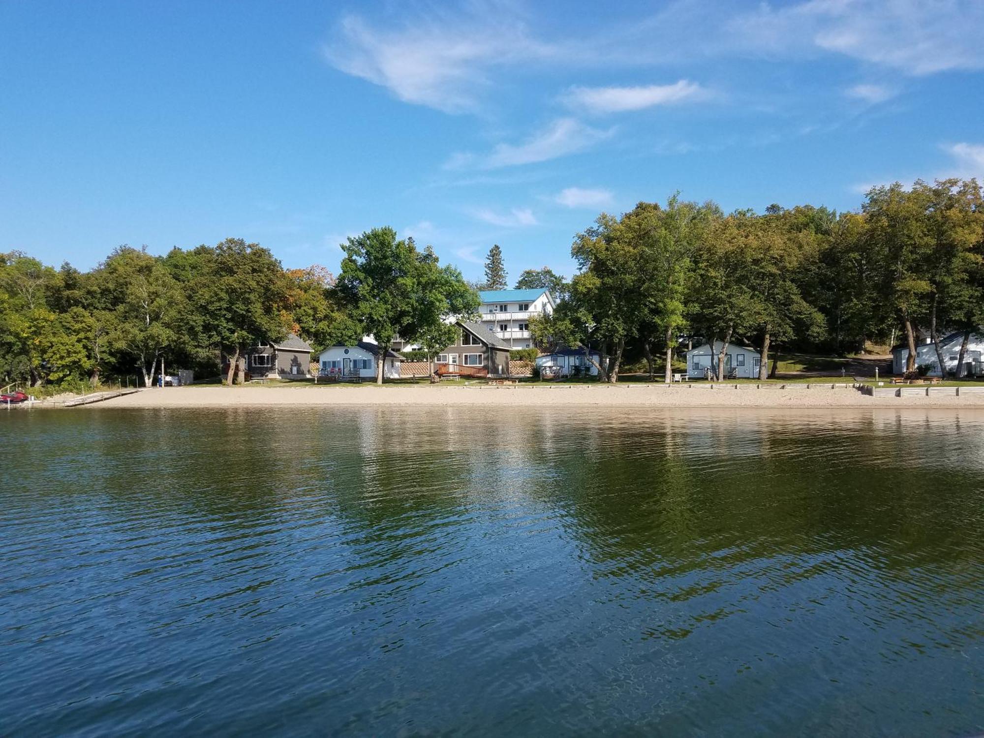 Viking Bay Resort And Lodge Miltona Eksteriør bilde