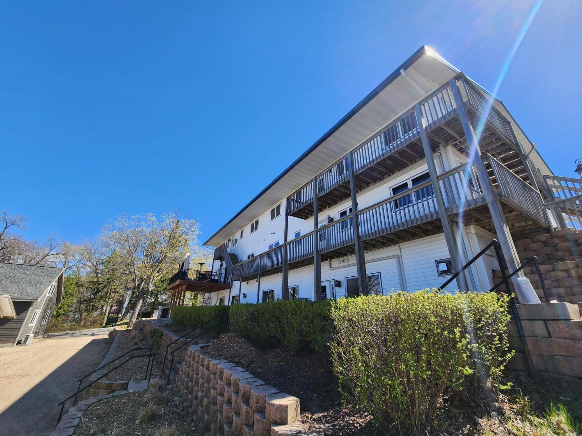 Viking Bay Resort And Lodge Miltona Eksteriør bilde